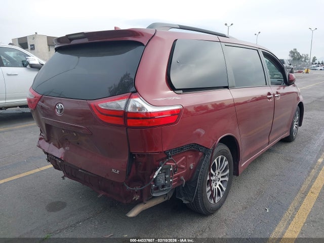 Toyota Sienna Xle 8 Passenger