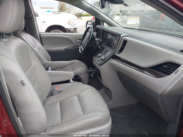 Toyota Sienna Xle 8 Passenger
