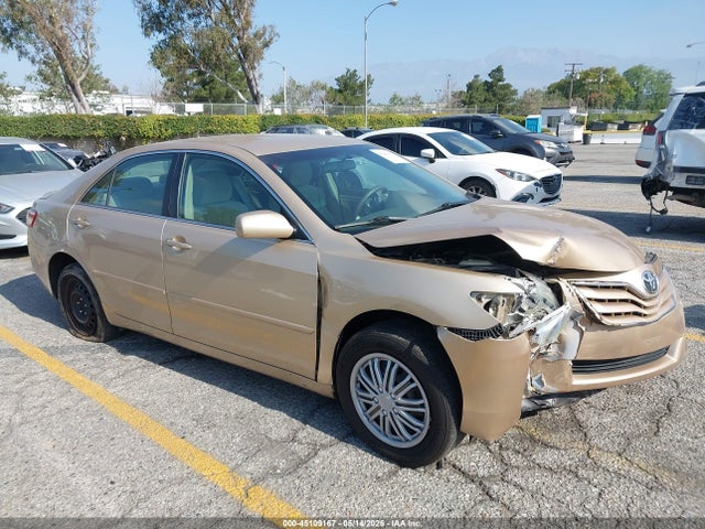 Salvage Toyota Camry Image