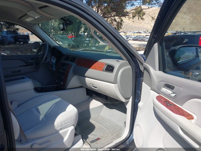 Chevrolet Suburban 1500 Lt