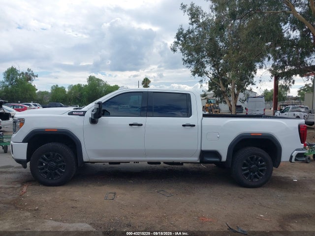 General Motors Sierra 2500HD 4wd  Standard Bed Denali