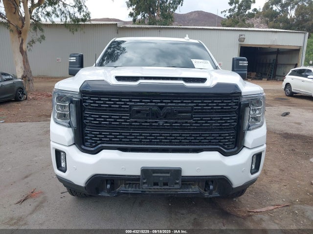 General Motors Sierra 2500HD 4wd  Standard Bed Denali