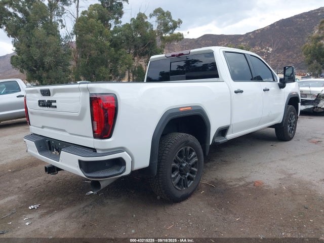General Motors Sierra 2500HD 4wd  Standard Bed Denali
