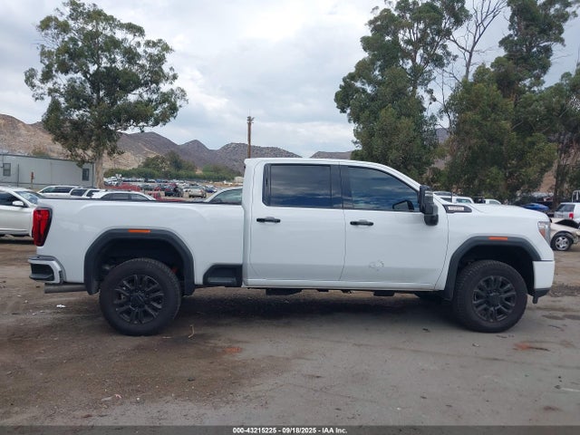 General Motors Sierra 2500HD 4wd  Standard Bed Denali