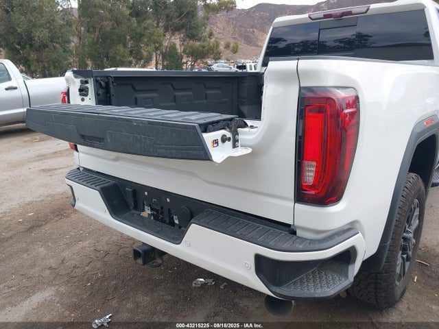 General Motors Sierra 2500HD 4wd  Standard Bed Denali