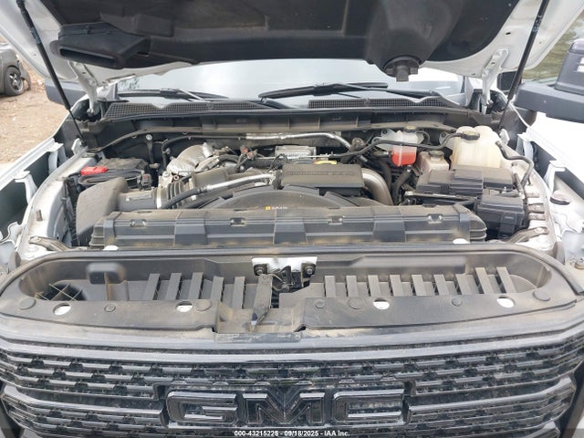 General Motors Sierra 2500HD 4wd  Standard Bed Denali