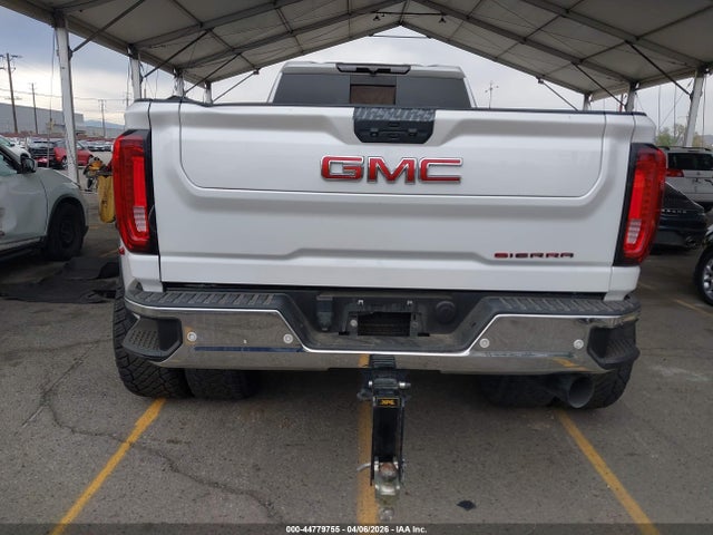 General Motors Sierra 3500HD 4wd  Long Bed Denali