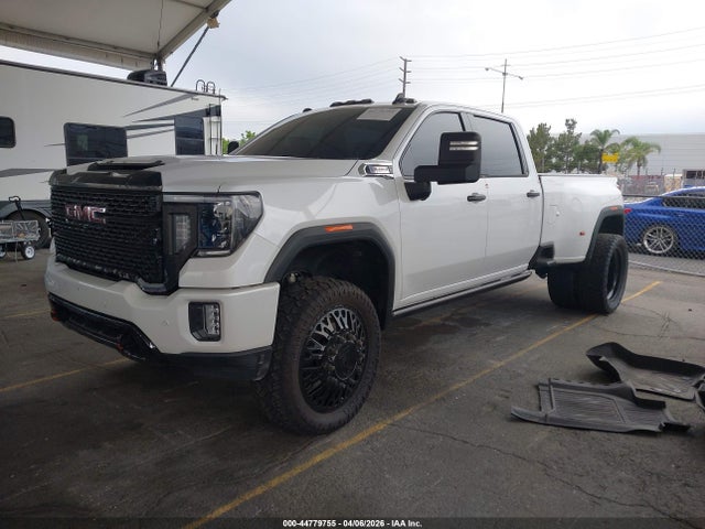 General Motors Sierra 3500HD 4wd  Long Bed Denali