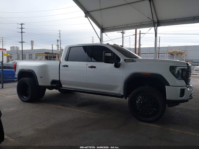 General Motors Sierra 3500HD 4wd  Long Bed Denali