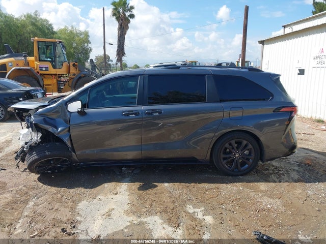 Toyota Sienna Xse