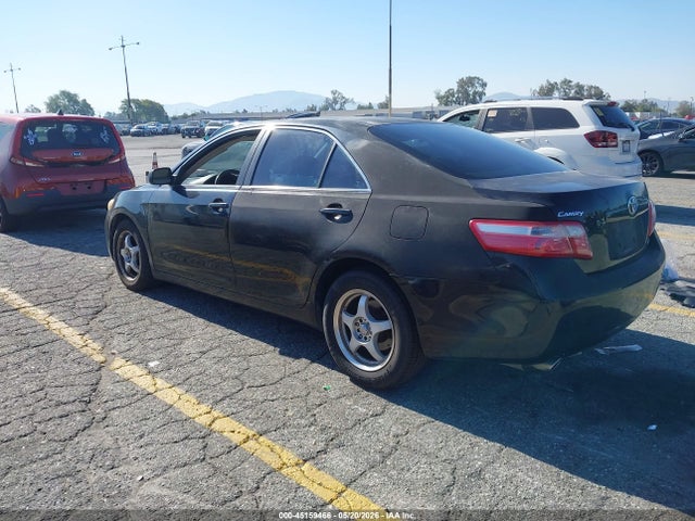 Toyota Camry Le V6