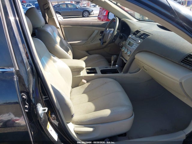 Toyota Camry Le V6