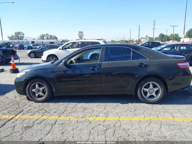 Toyota Camry Le V6