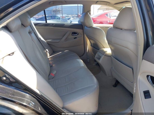 Toyota Camry Le V6