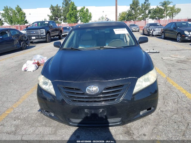 Toyota Camry Le V6