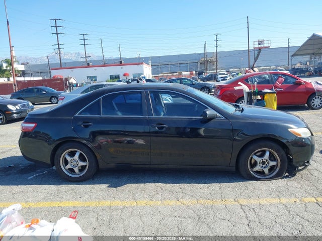 Toyota Camry Le V6