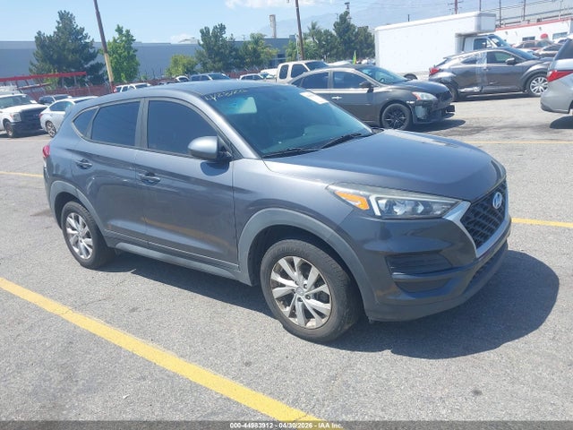 Salvage Hyundai TUCSON Image