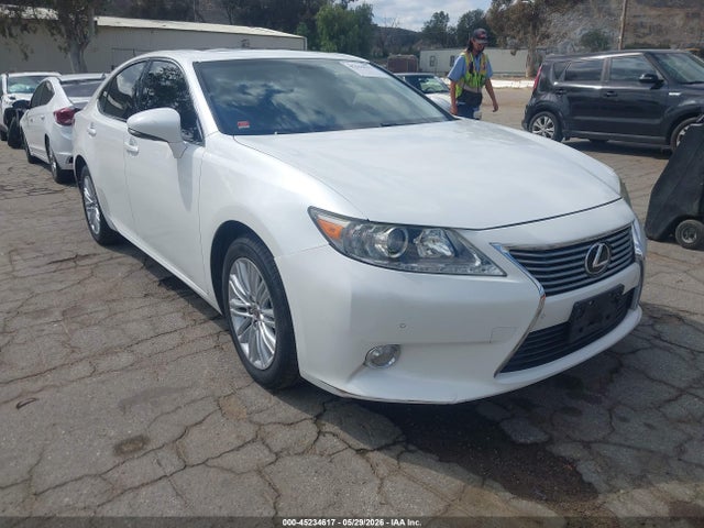Salvage Lexus Es Image