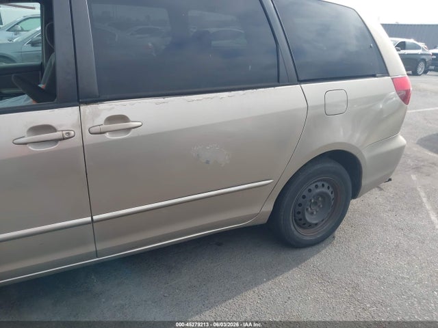 Toyota Sienna Le