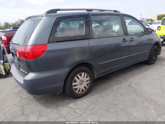 Toyota Sienna Ce