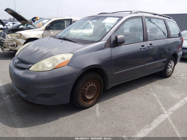 Toyota Sienna Ce