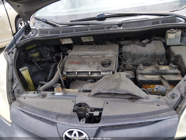 Toyota Sienna Ce