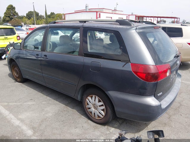Toyota Sienna Ce
