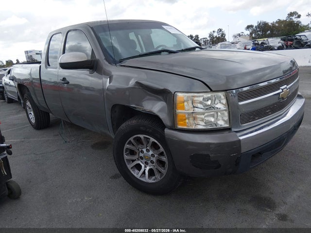 Salvage Chevrolet Silverado 1500 Image