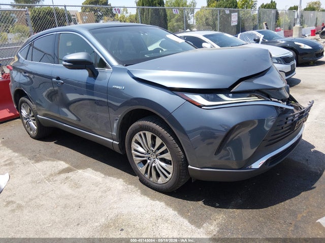 Salvage Toyota Venza Image