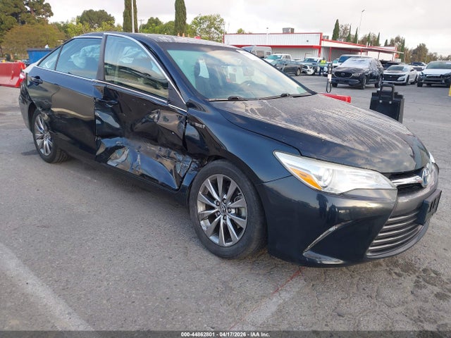 Salvage Toyota Camry Image
