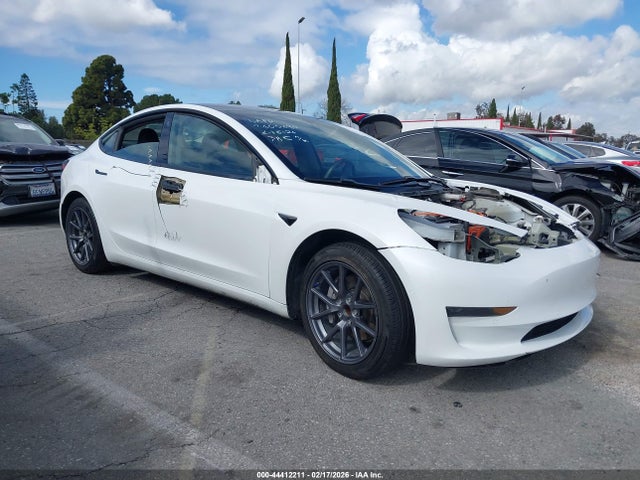 Tesla Model 3 Standard Range Plus Rear-wheel Drive