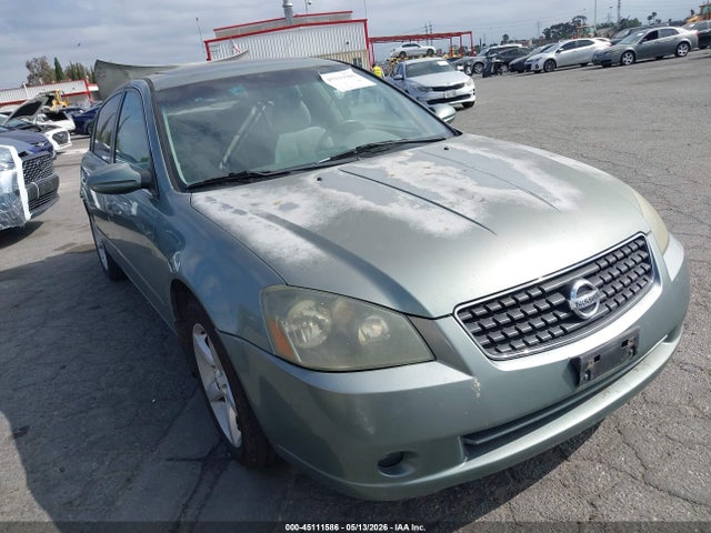 Salvage Nissan Altima Image