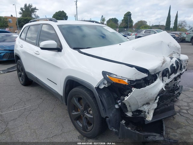 Salvage Jeep Cherokee Image