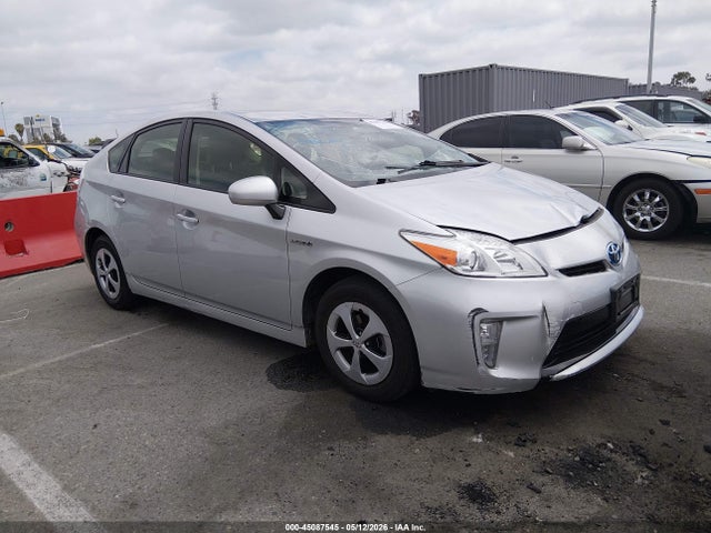 Salvage Toyota Prius Image