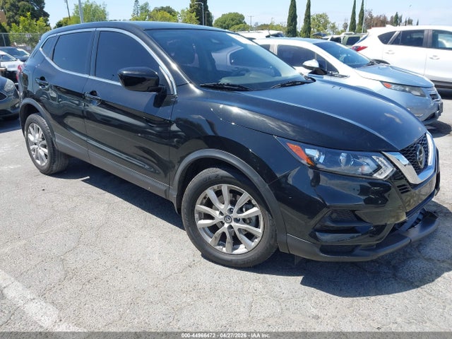 Salvage Nissan Rogue Image