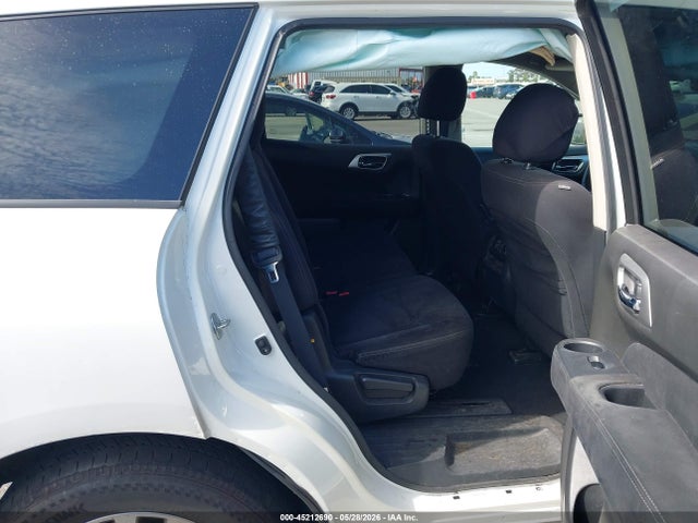 Nissan Pathfinder S