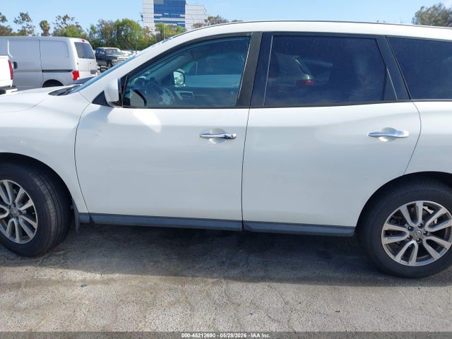 Nissan Pathfinder S