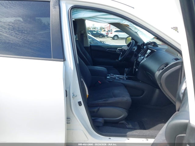 Nissan Pathfinder S