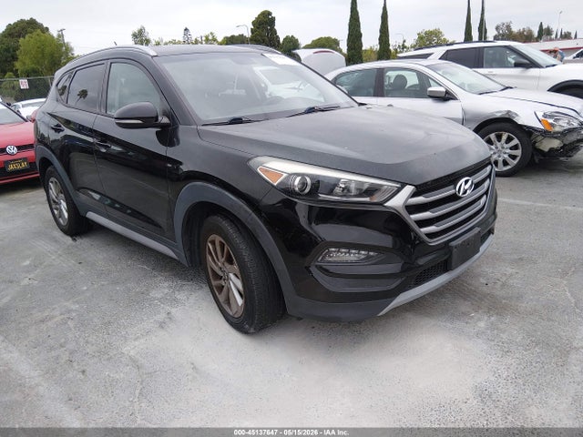 Salvage Hyundai TUCSON Image
