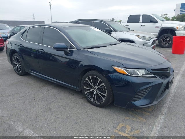 Salvage Toyota Camry Image