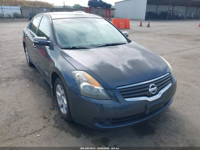 Salvage Nissan Altima Image