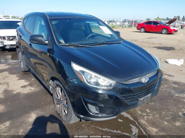 Salvage Hyundai TUCSON Image