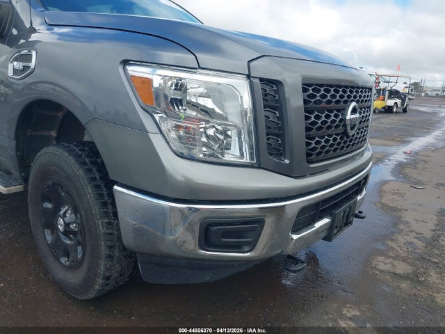 Nissan Titan Sv Gas