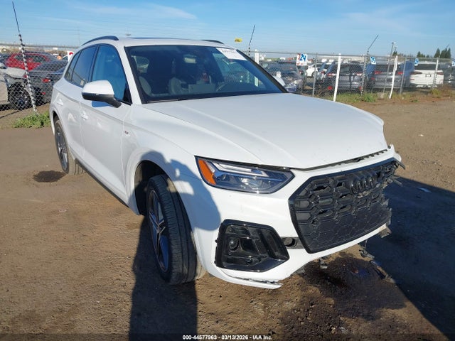 Salvage Audi Q5 Image