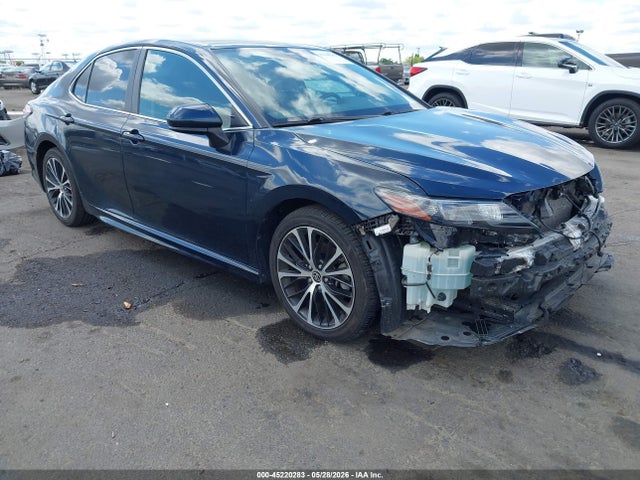Salvage Toyota Camry Image
