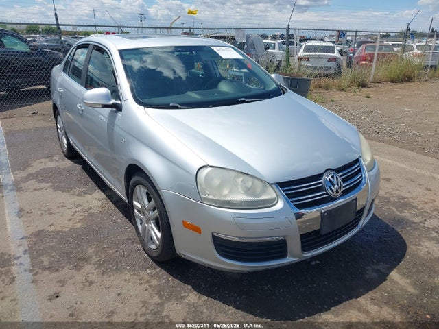 Salvage Volkswagen Jetta Image