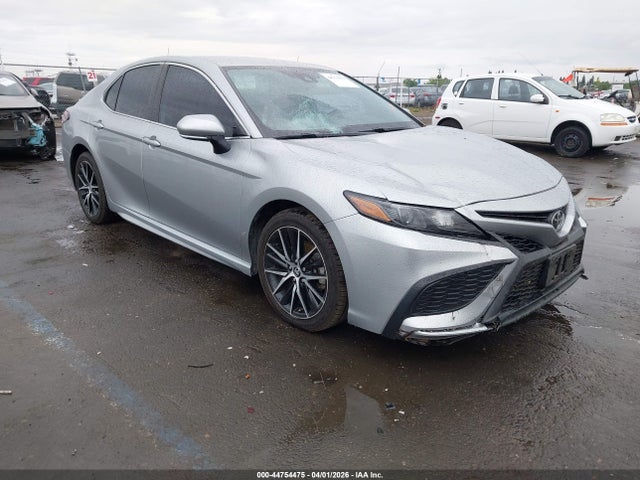 Salvage Toyota Camry Image