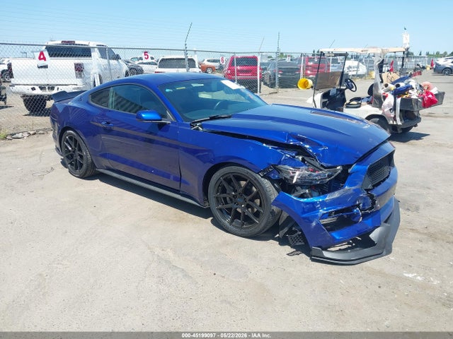 Salvage Ford Mustang Image