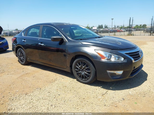 Salvage Nissan Altima Image