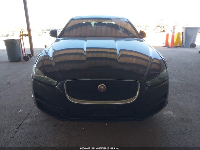 Jaguar XE 25t Premium